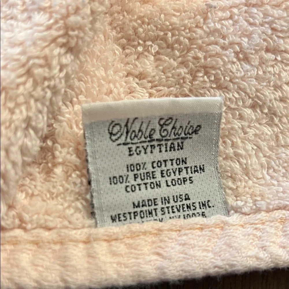 Luxurious Cream Bath Towel